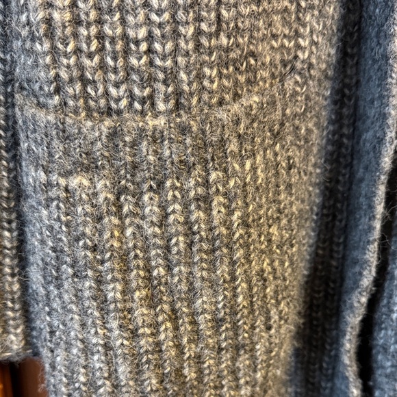 MATE Charcoal, Oversized Cardigan - Picture 3 of 6